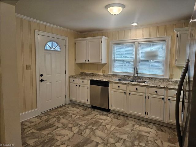 3937 Waddill Street, Winston-salem, NC 27105