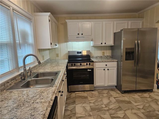 3937 Waddill Street, Winston-salem, NC 27105