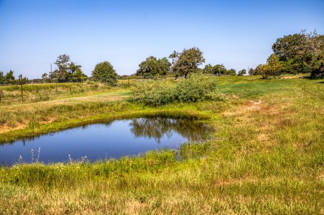 3336 County Road 326, Lexington, TX 78947