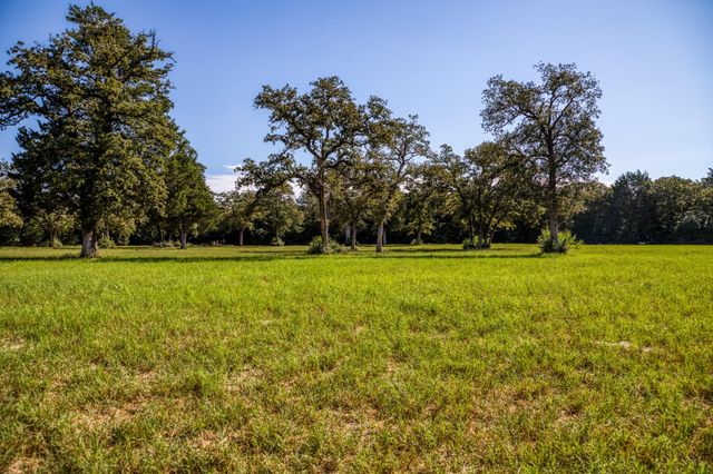 3336 County Road 326, Lexington, TX 78947