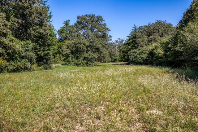 3336 County Road 326, Lexington, TX 78947