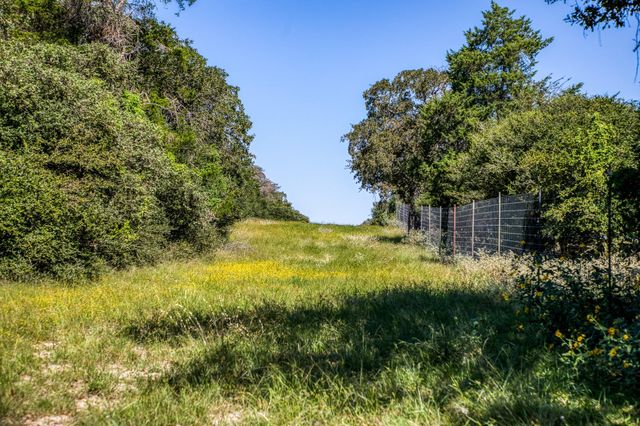 3336 County Road 326, Lexington, TX 78947