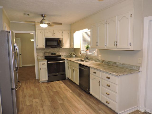 5485 Willard Norris Rd, Milton, FL 32570