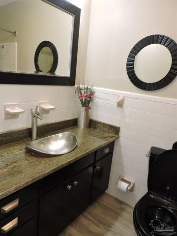 5485 Willard Norris Rd, Milton, FL 32570