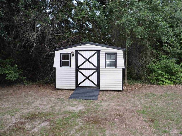 5485 Willard Norris Rd, Milton, FL 32570