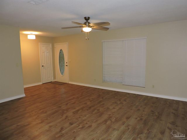 5485 Willard Norris Rd, Milton, FL 32570