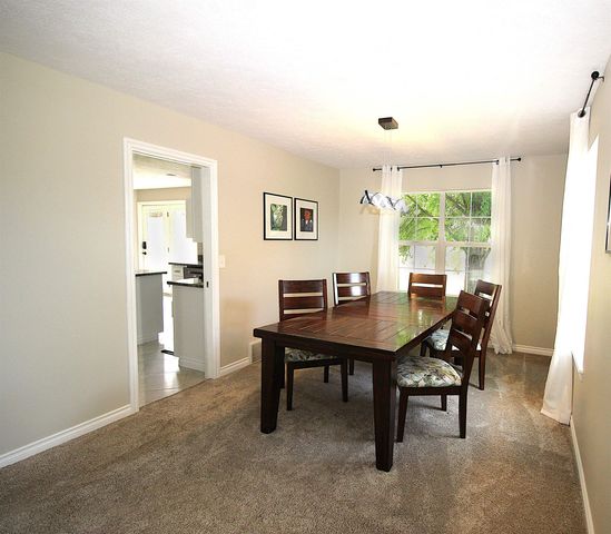 17201 E Galaxy Ln, Greenacres, WA 99016