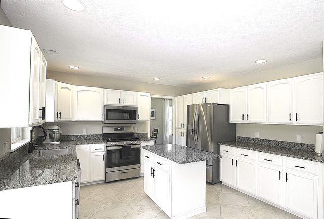 17201 E Galaxy Ln, Greenacres, WA 99016