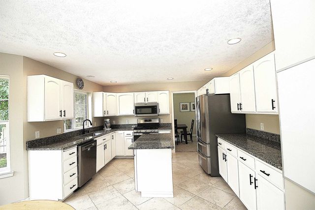 17201 E Galaxy Ln, Greenacres, WA 99016