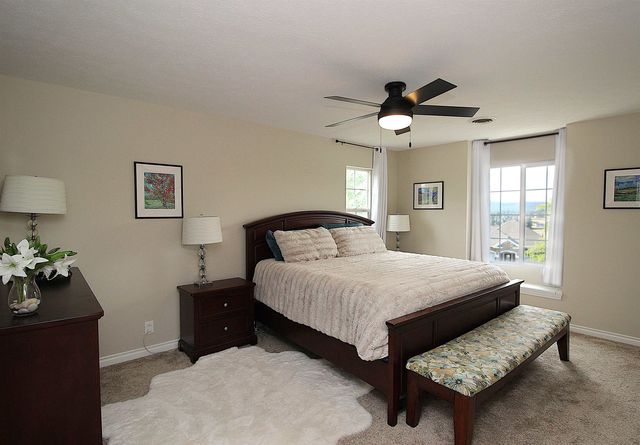 17201 E Galaxy Ln, Greenacres, WA 99016