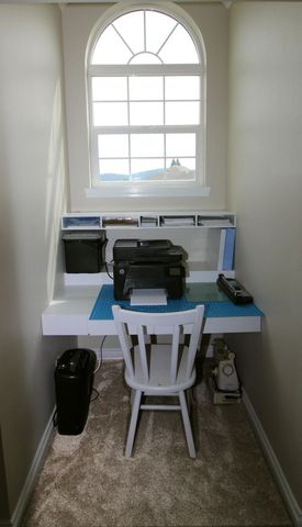 17201 E Galaxy Ln, Greenacres, WA 99016