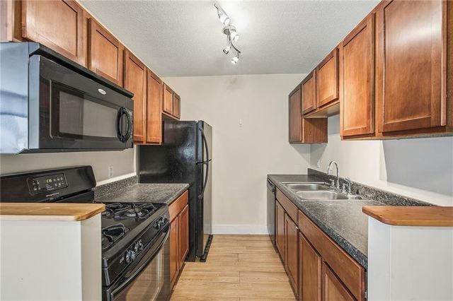 600 E 8th Street 2K, Kansas City, MO 64106