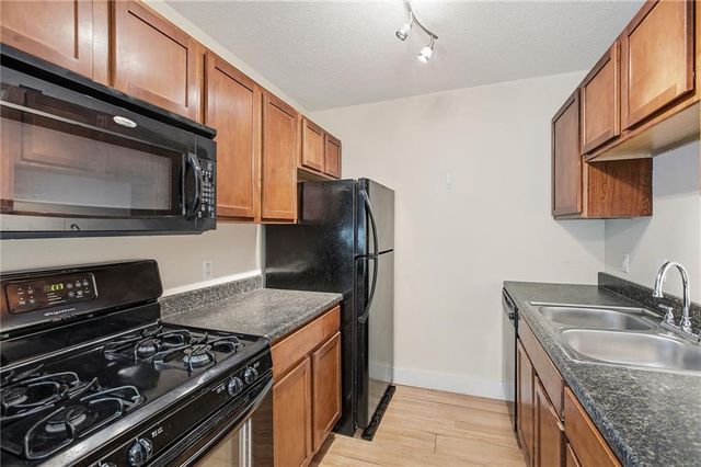 600 E 8th Street 2K, Kansas City, MO 64106