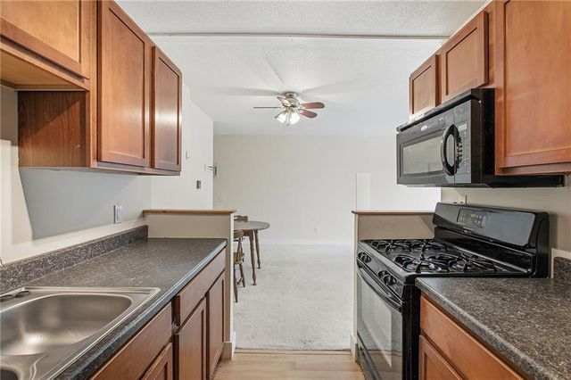 600 E 8th Street 2K, Kansas City, MO 64106