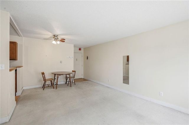 600 E 8th Street 2K, Kansas City, MO 64106