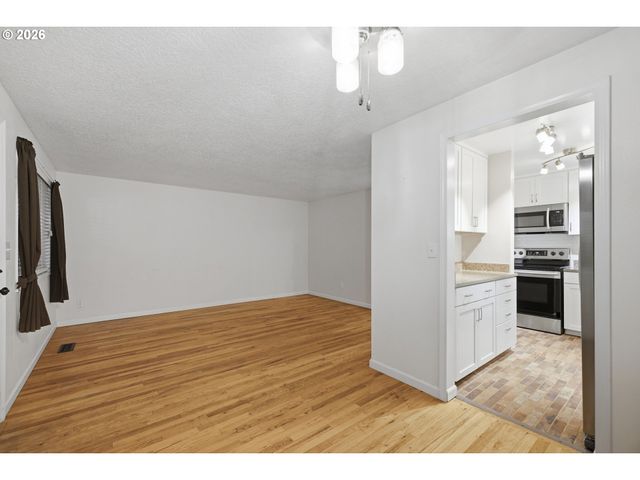 1131 PRINCETON Rd, Woodburn, OR 97071