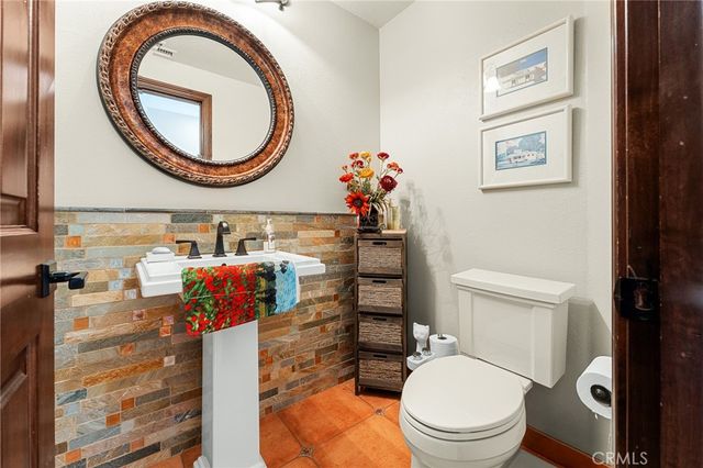 1632 Country Club Drive, Redlands, CA 92373