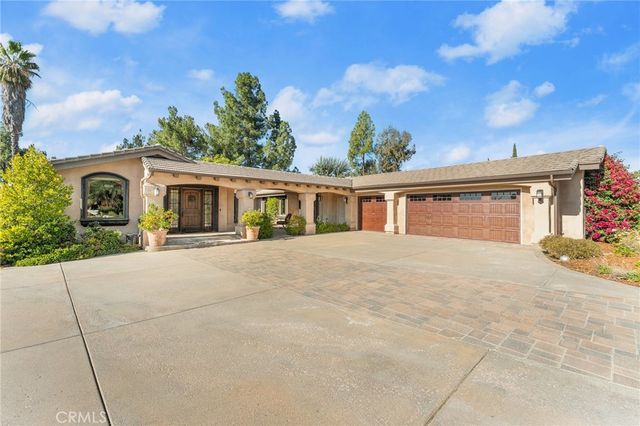 1632 Country Club Drive, Redlands, CA 92373