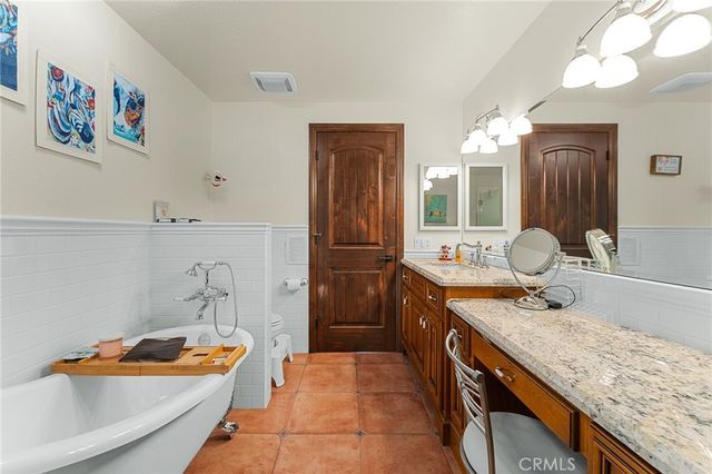 1632 Country Club Drive, Redlands, CA 92373