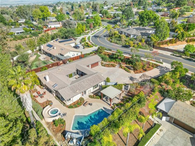 1632 Country Club Drive, Redlands, CA 92373