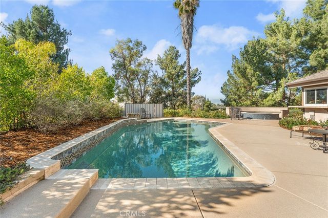 1632 Country Club Drive, Redlands, CA 92373