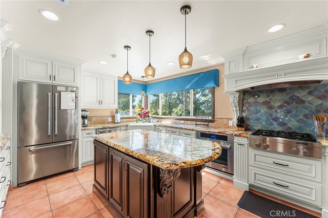 1632 Country Club Drive, Redlands, CA 92373