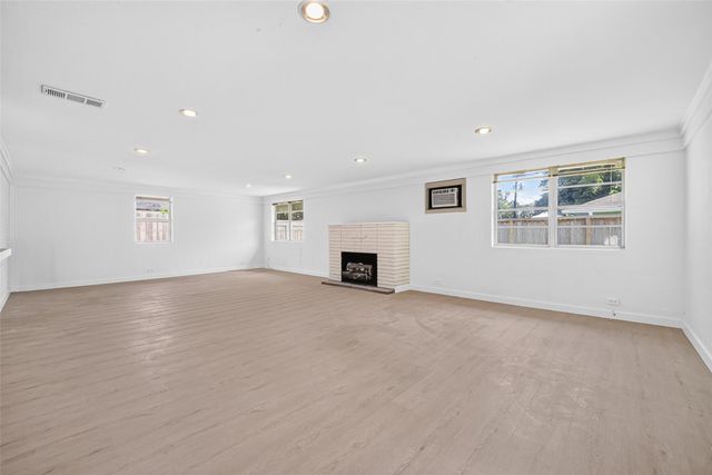 6131 Birdwood Road, Houston, TX 77074