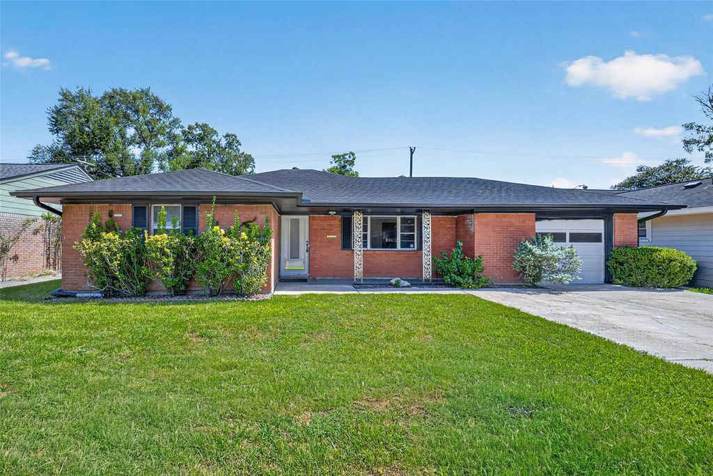 6131 Birdwood Road, Houston, TX 77074