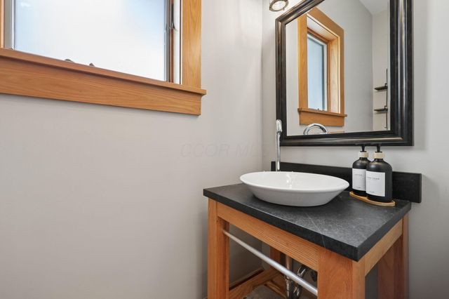 142 Merywen Circle, Granville, OH 43023