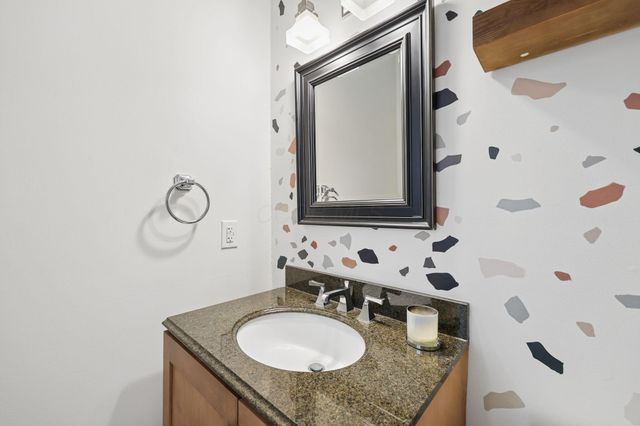142 Merywen Circle, Granville, OH 43023
