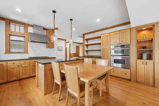 142 Merywen Circle, Granville, OH 43023