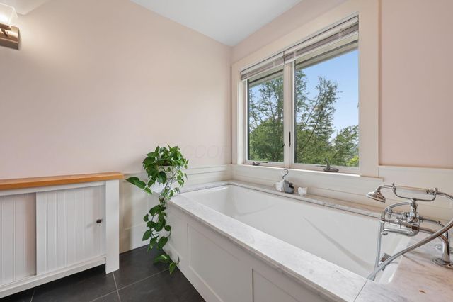 142 Merywen Circle, Granville, OH 43023