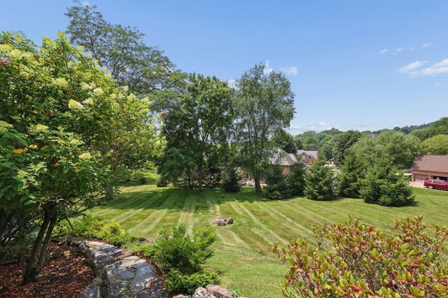 142 Merywen Circle, Granville, OH 43023