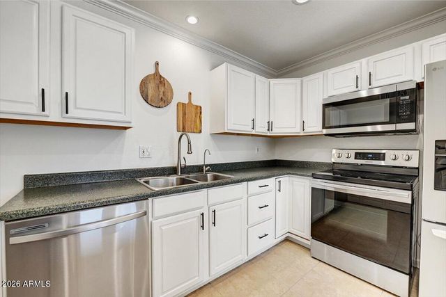 8550 E INDIAN SCHOOL Road F, Scottsdale, AZ 85251