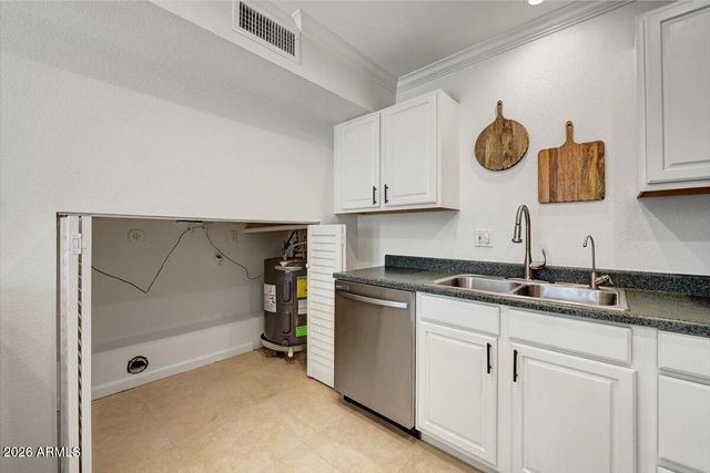 8550 E INDIAN SCHOOL Road F, Scottsdale, AZ 85251