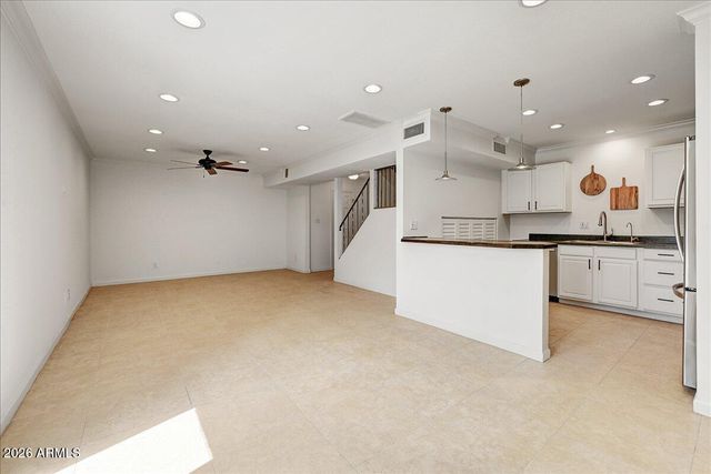 8550 E INDIAN SCHOOL Road F, Scottsdale, AZ 85251