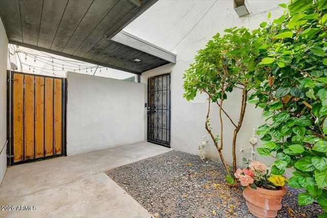 8550 E INDIAN SCHOOL Road F, Scottsdale, AZ 85251