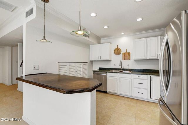 8550 E INDIAN SCHOOL Road F, Scottsdale, AZ 85251