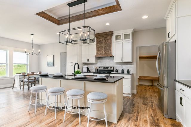 1845 Cottage Ridge Drive, Marion, IA 52302