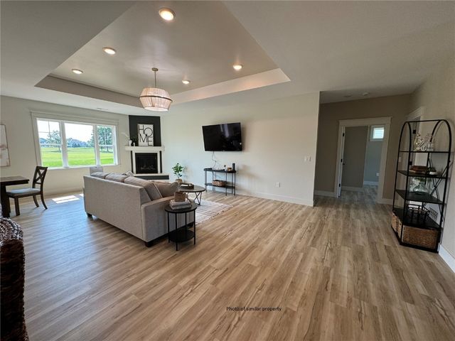 1845 Cottage Ridge Drive, Marion, IA 52302