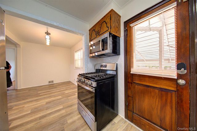 411 Saint John Place, Franklin Square, NY 11010