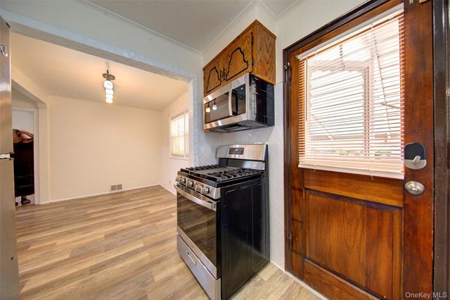 411 Saint John Place, Franklin Square, NY 11010