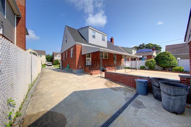 411 Saint John Place, Franklin Square, NY 11010