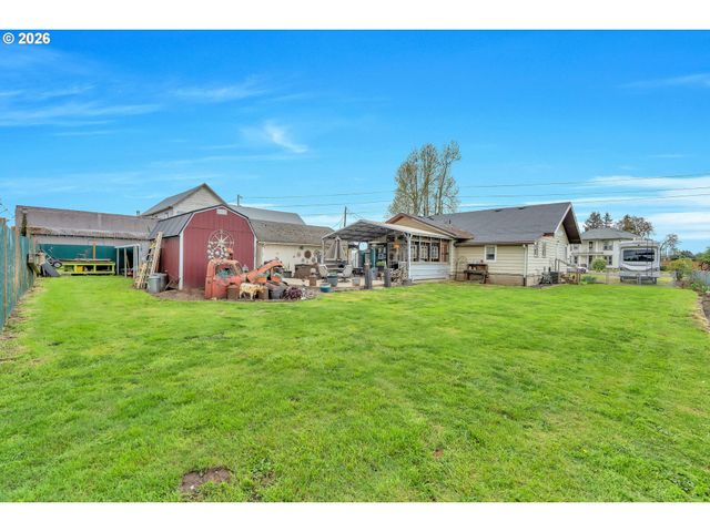36864 OR-213, Molalla, OR 97038