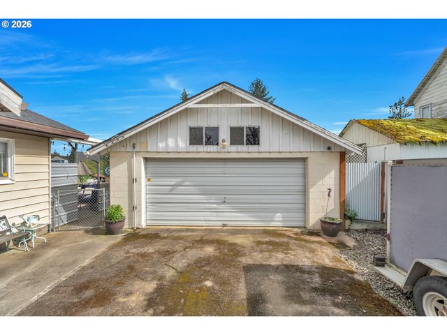 36864 OR-213, Molalla, OR 97038