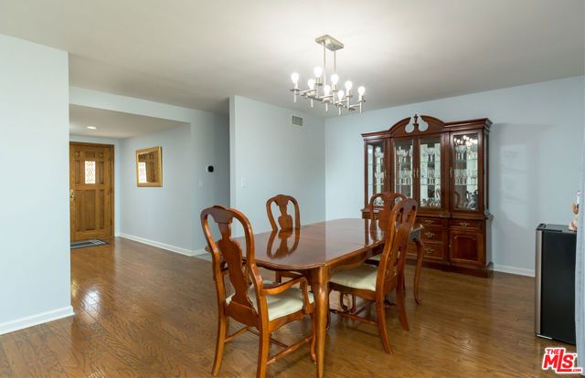 8471 Vine Valley Drive, Sun Valley (los Angeles), CA 91352