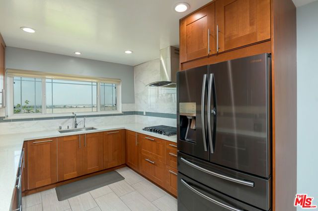 8471 Vine Valley Drive, Sun Valley (los Angeles), CA 91352