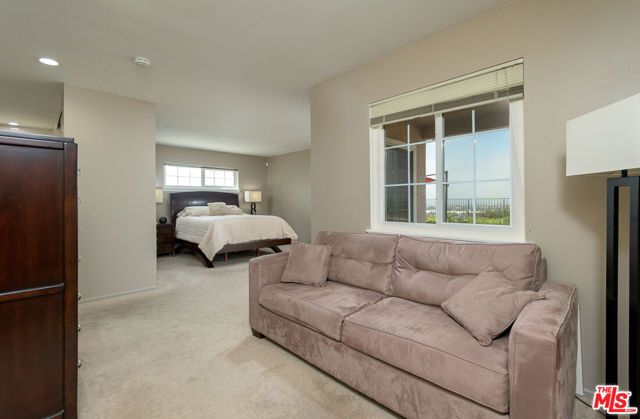 8471 Vine Valley Drive, Sun Valley (los Angeles), CA 91352