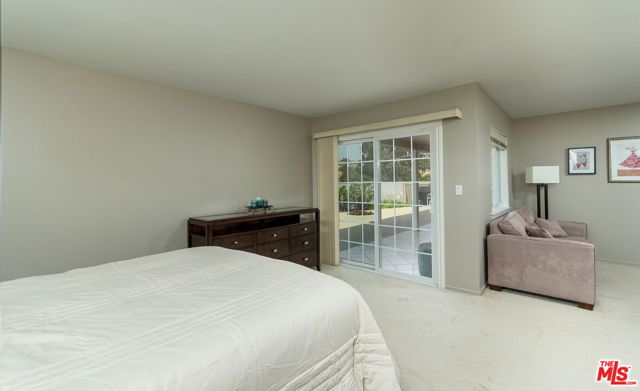 8471 Vine Valley Drive, Sun Valley (los Angeles), CA 91352