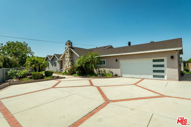 8471 Vine Valley Drive, Sun Valley (los Angeles), CA 91352